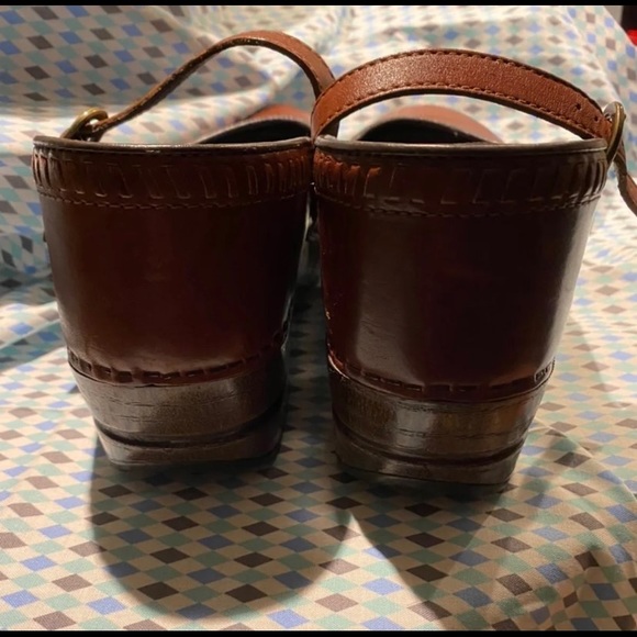 Brown Dansko shoes - Picture 4 of 6